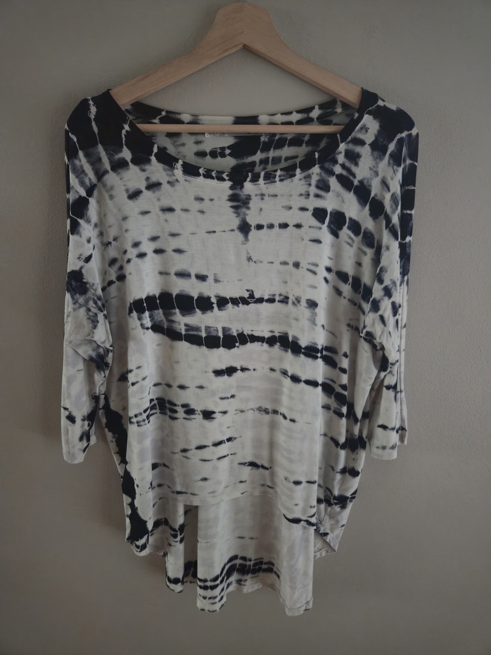 Michael Stars Tie-dye Long Sleeve High-low Top Soft